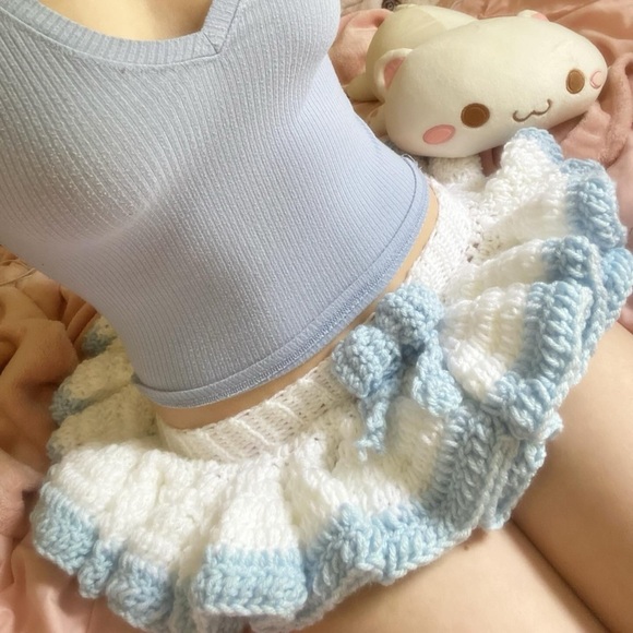 Handmade crochet mini skirt! - Picture 1 of 5
